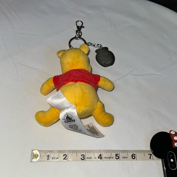 AUTHENTIC DISNEY Merchandise WINNIE The POOH Plush Bag Charm/Keyring NWOT - Picture 7 of 14